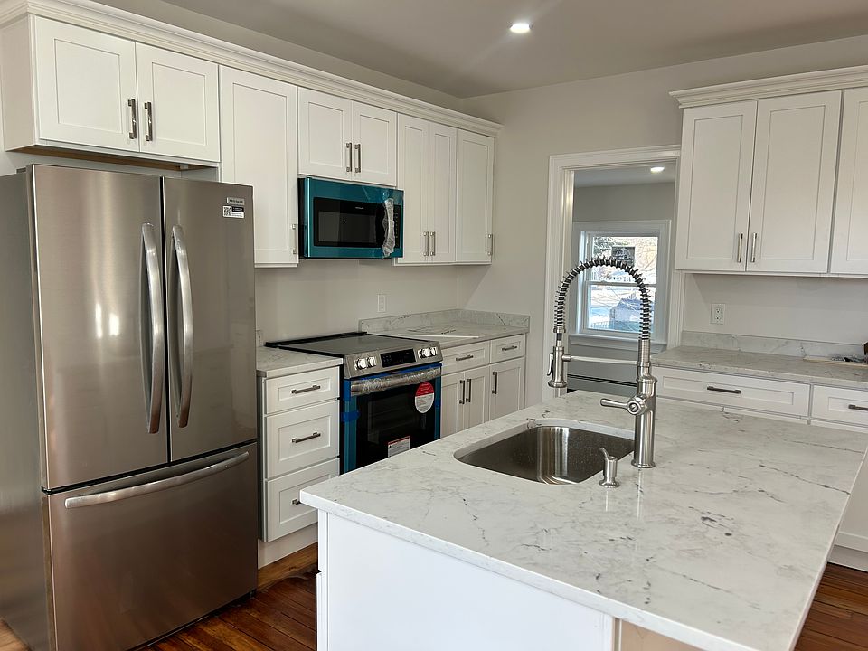 1st image of 15 Jones St #1