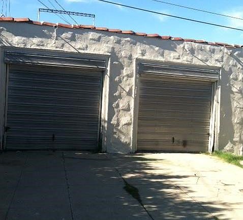 3rd image of 1853 S Redondo Blvd
