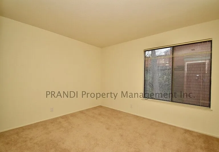 920 Arlene Way — Photo 6