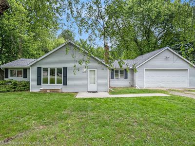 8476 Coldwater Rd, Flushing, MI, 48433