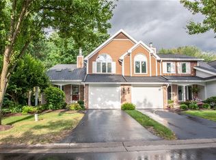 34 Eaglesfield Way, Fairport, NY 14450