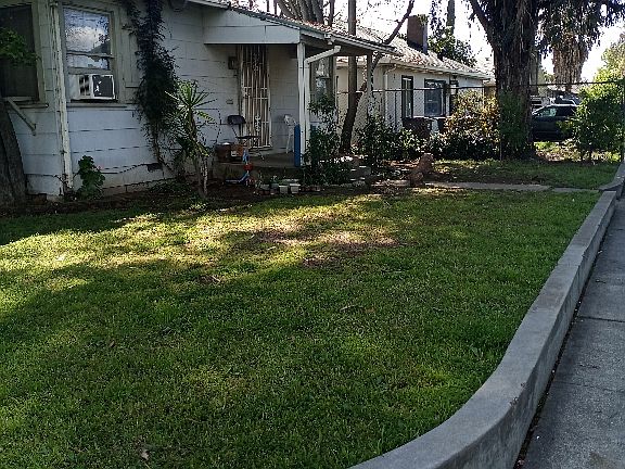 4th image of 2404 W Acacia St