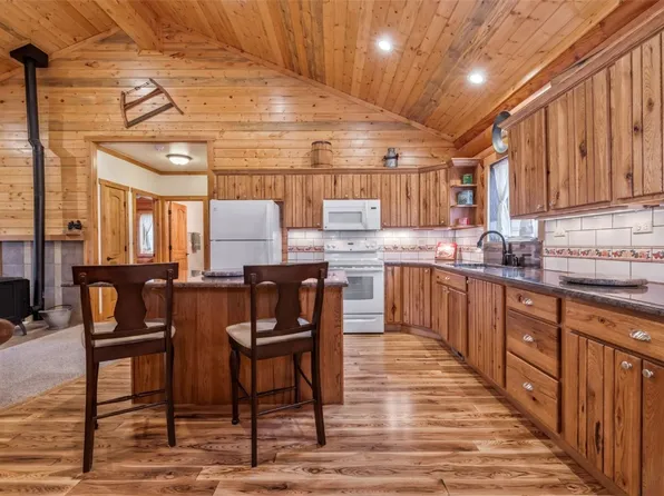 126 E 1st St, Oak Creek, CO 80467