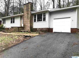 1413 Patterson St, Guntersville, AL 35976
