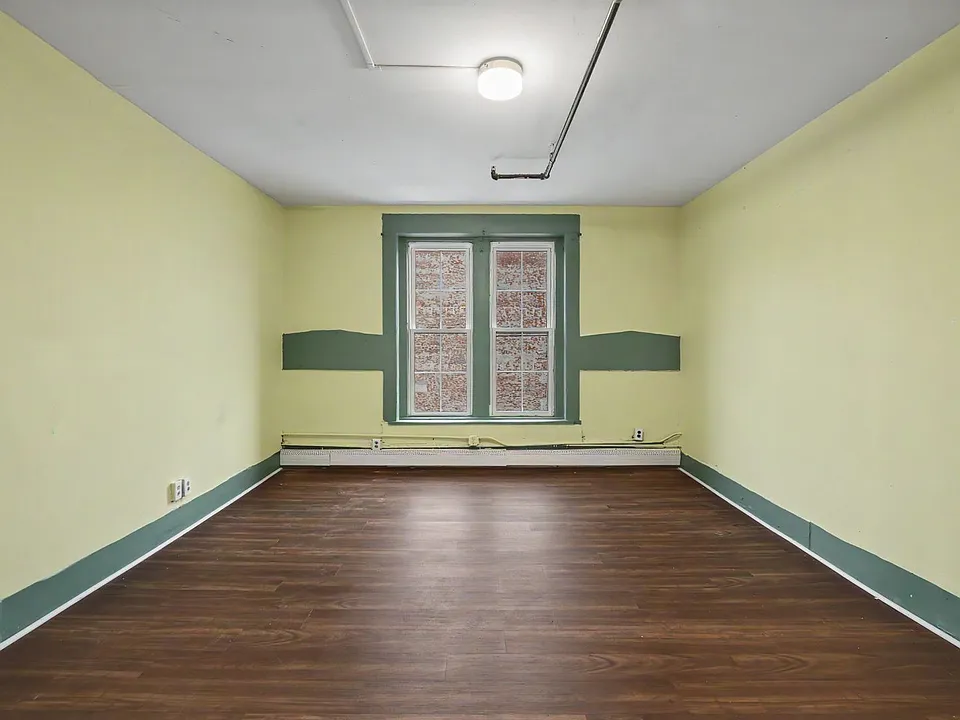 126 High Street (Unicorn)- 128 High St Tenant
