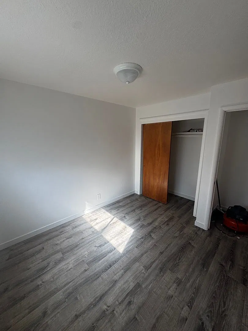 1080 Garfield St — Photo 3