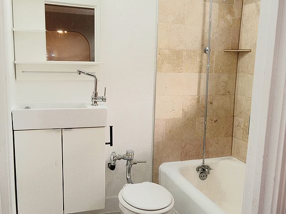 5th image of 221 Mathews St #4