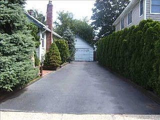 2nd image of 106 Roosevelt Ave