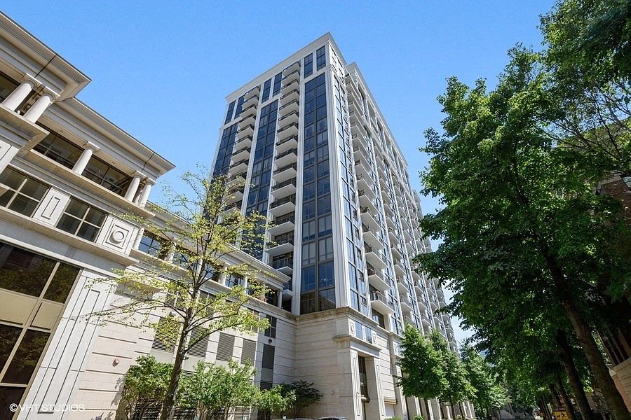 1st image of 1335 S Prairie Ave Unit 701