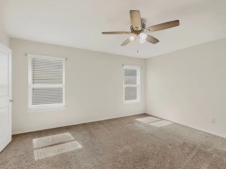 1901 Princeton Ave — Photo 18