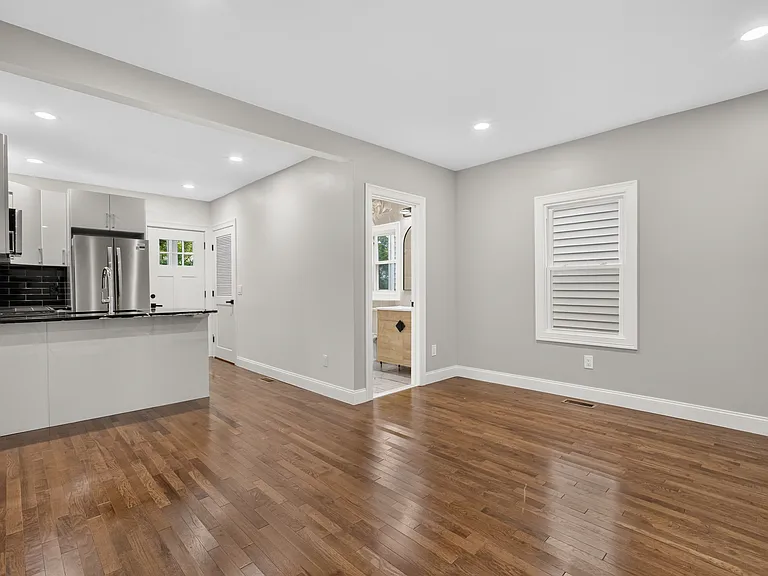 24 Dean St #1 — Photo 21