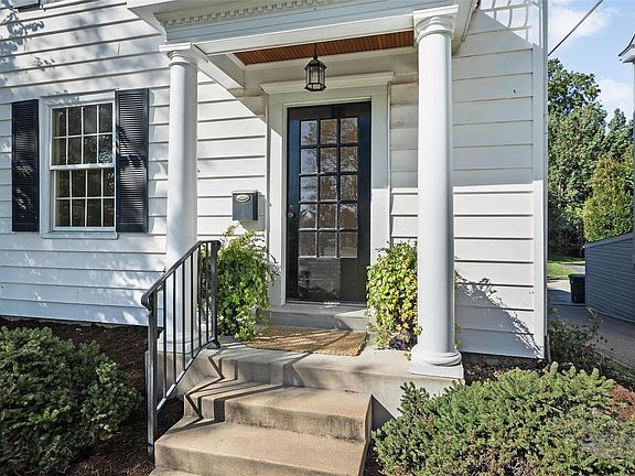 2nd image of 1209 W Lockwood Ave