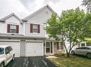 208 Shadybrook Ln, Aurora, IL 60504