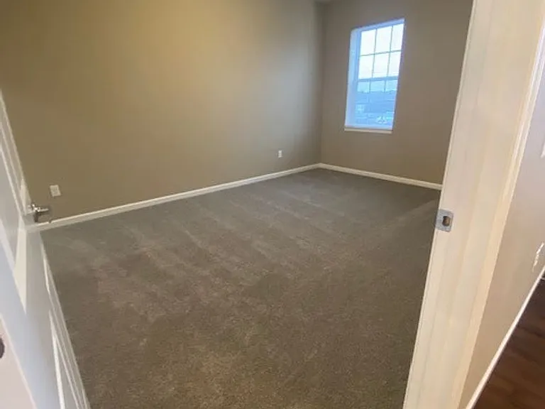 Grasslands Apartments — Photo 38