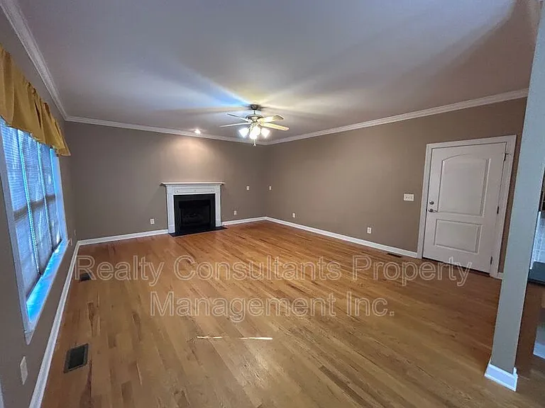 4540 Pebble Lake Dr — Photo 16