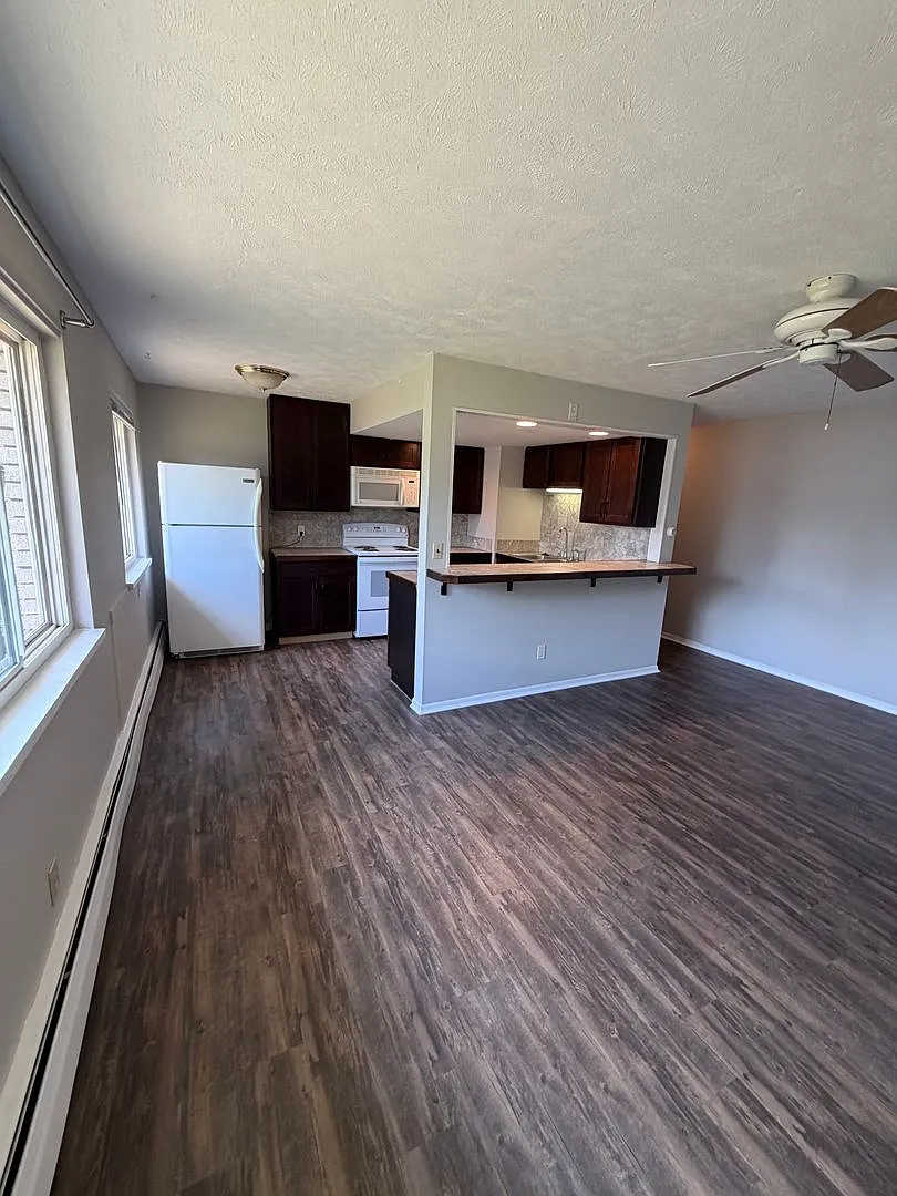 6438-6692 Martinie Dr — Photo 2