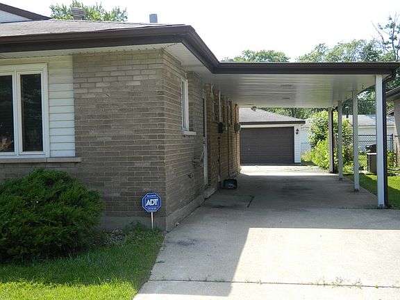 2nd image of 1338 Greenbay Ave