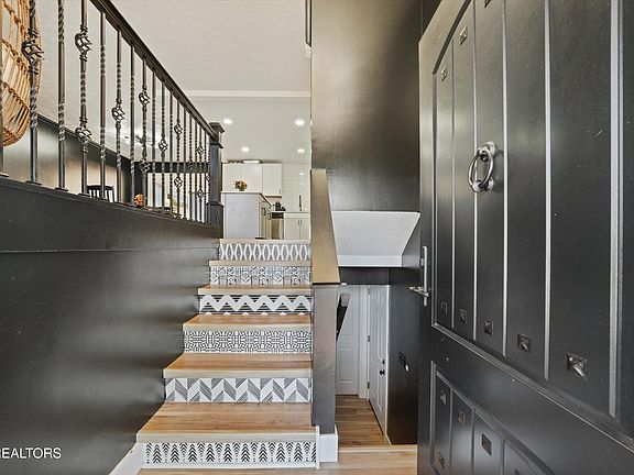 4th image of 7519 S Whispering Oak Cir