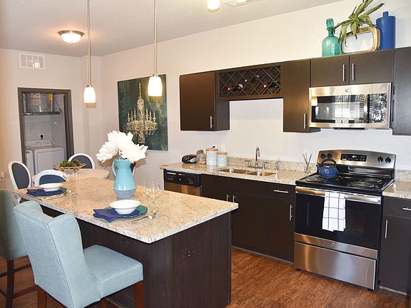 5th image of 15899 Elmhurst Ln Unit 3232