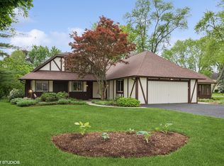 26W055 Sioux Ct, Wheaton, IL 60189