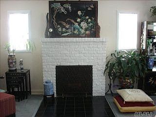 1st image of 11 Burbury Ln