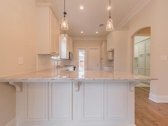 5th image of 105 Mont De Marsan Dr