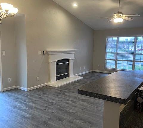 Living room W/Fireplace