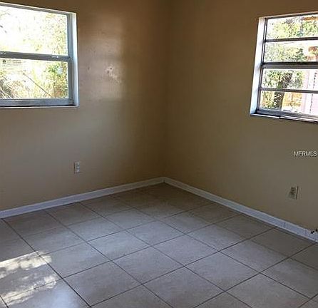 5th image of 3205 E Louisiana Ave