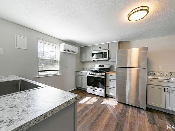 5th image of 10170 Bon Oak Dr