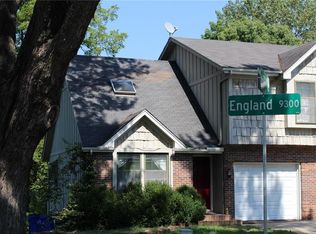 7741 England Dr, Overland Park, KS 66204