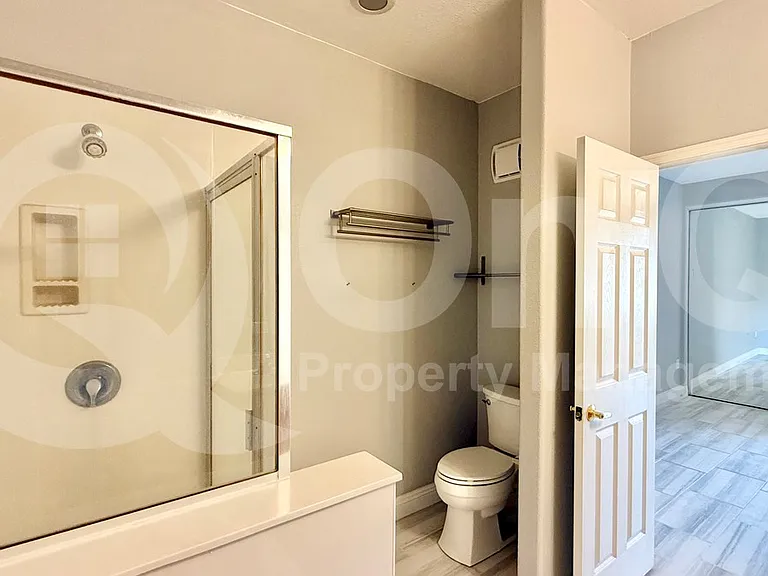 2992 N Miller Rd #215B — Photo 5
