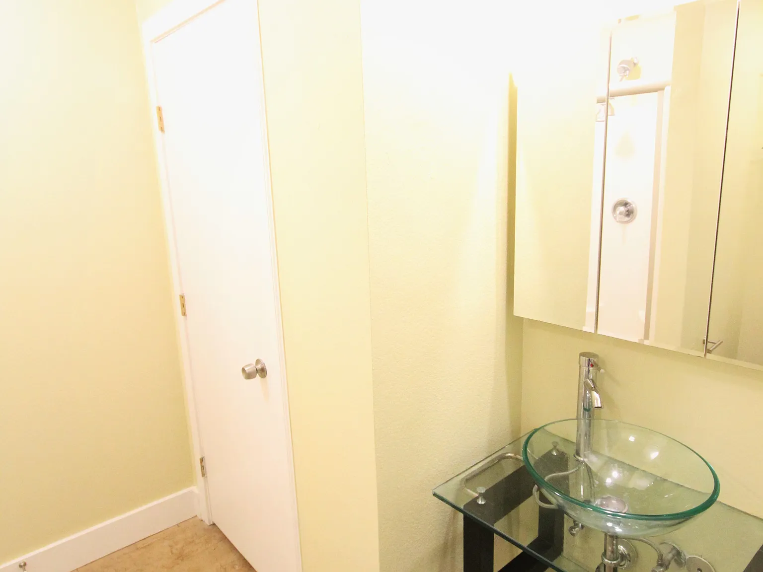 Studio, 450 sqft, $830 — Photo 3