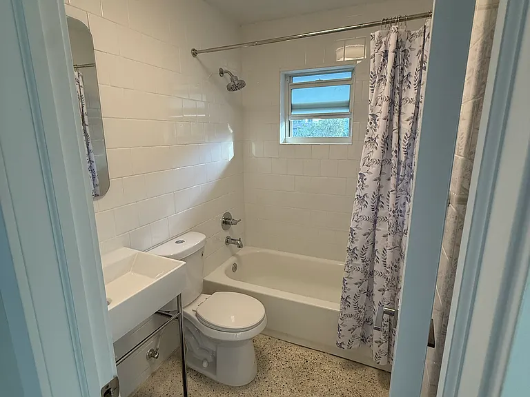 421 SW 9th St #3A — Photo 18