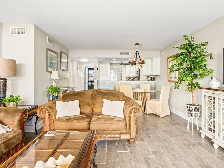 4141 Ocean Dr #208 — Photo 10