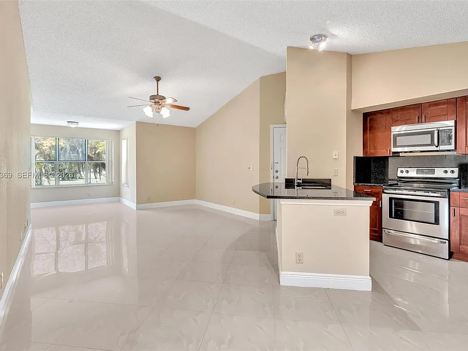 3370 Pinewalk Dr N #1222