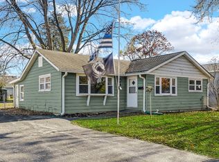 513 Grandview Dr, Round Lake Park, IL