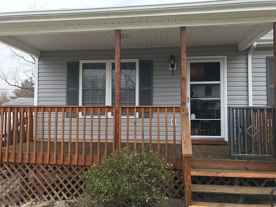 1st image of 812 Peck St NW