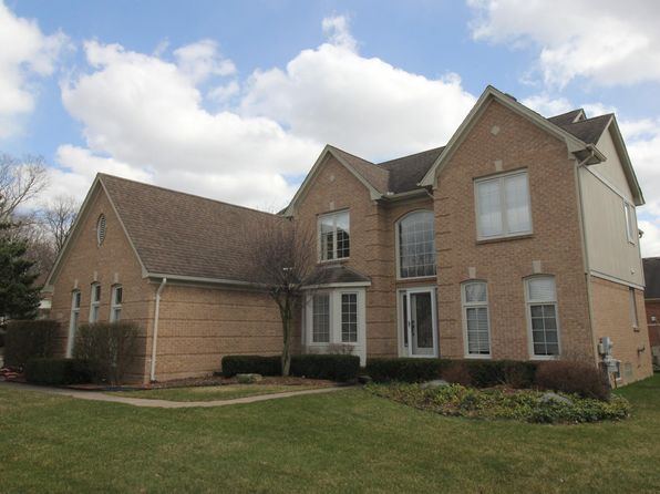 19528 Norway Pine Dr, Macomb, MI 48044