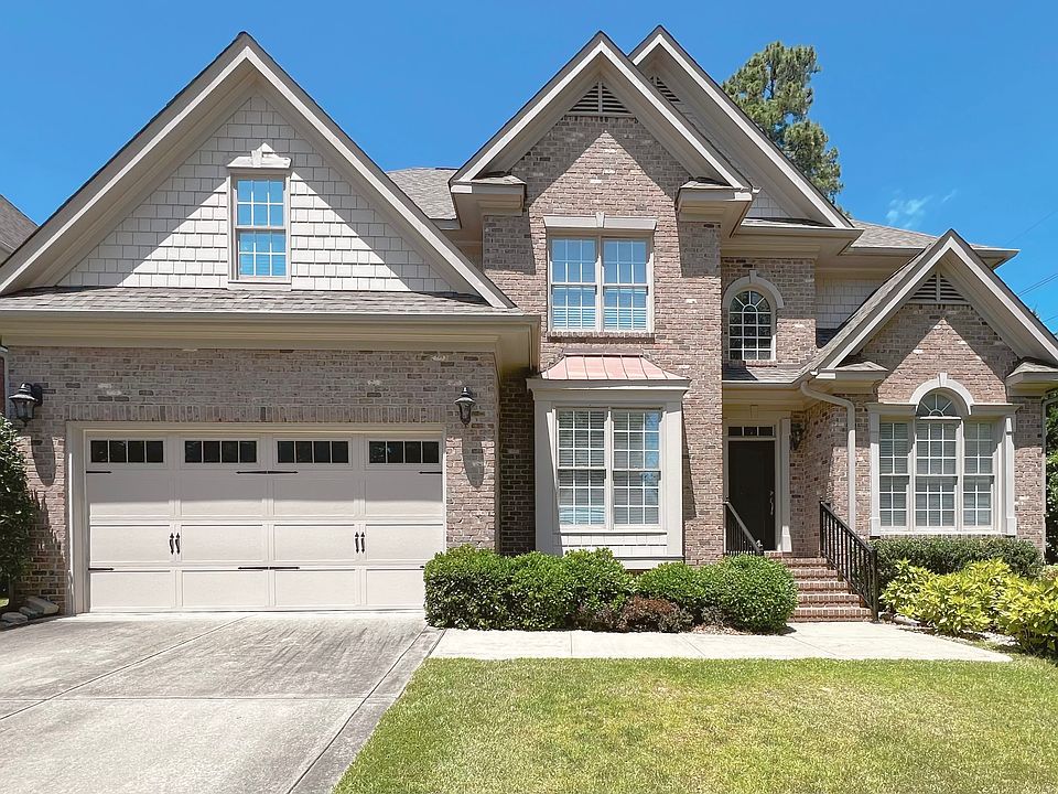 1st image of 104 Shadow Oak Ln