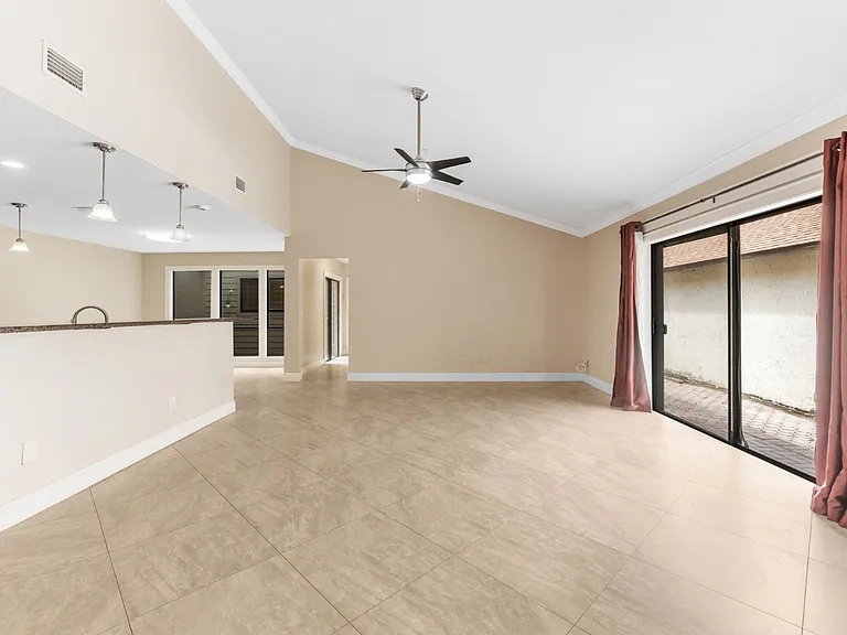 13721 Lazy Oak Dr — Photo 6
