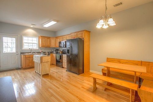 3rd image of 1203 Cashmere Dr