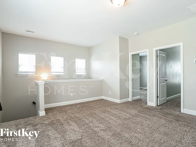 112 Keats Aly — Photo 13