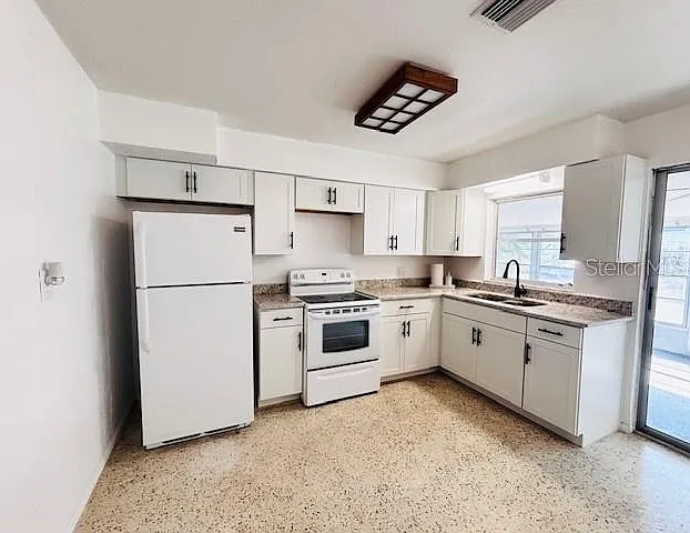 6125 Beacon Point Dr — Photo 6