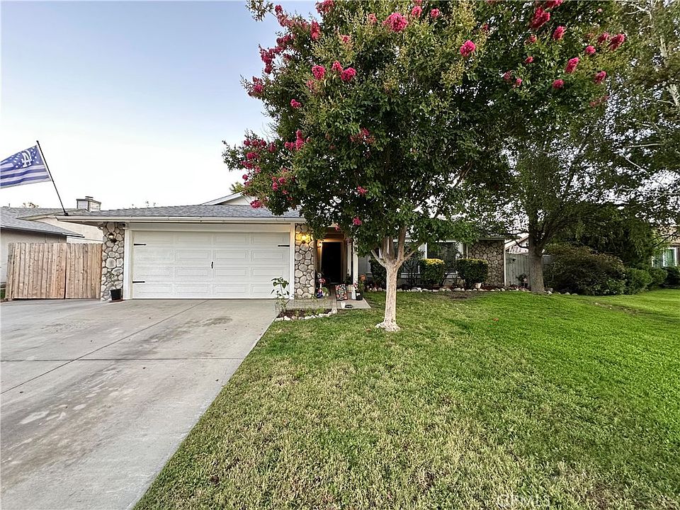 1st image of 232 Yosemite Way