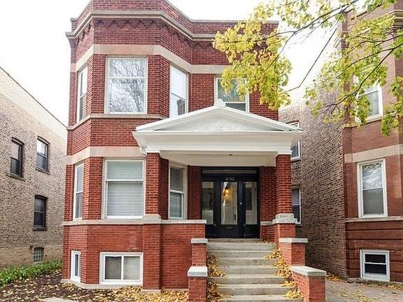 2nd image of 1052 N Leavitt St #1