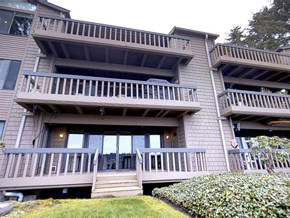 2nd image of 17412 NE 40th Pl