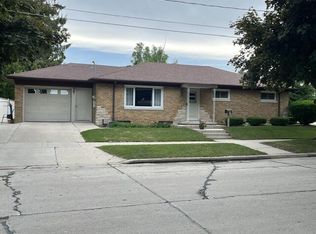 2504 S 8th St, Manitowoc, WI 54220