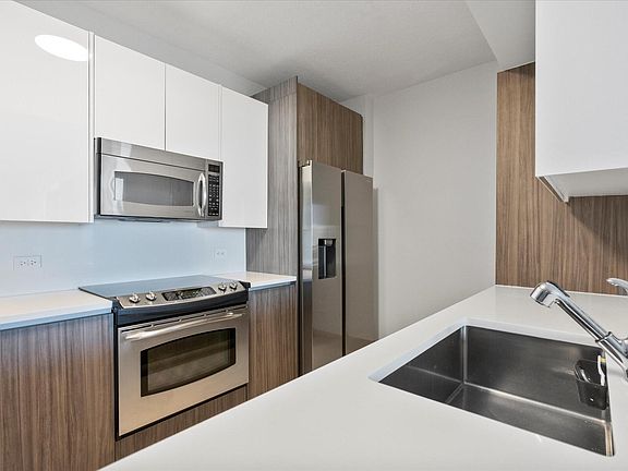 4th image of 18800 NE 29th Avenue #704