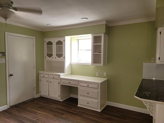2nd image of 414 Pebblecreek Dr