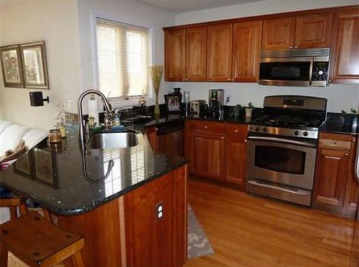 5th image of 319 Farrwood Dr
